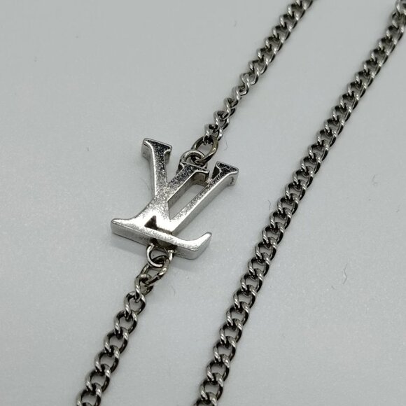 Louis Vuitton Pendant Necklace 560-081425 - Picture 4 of 9